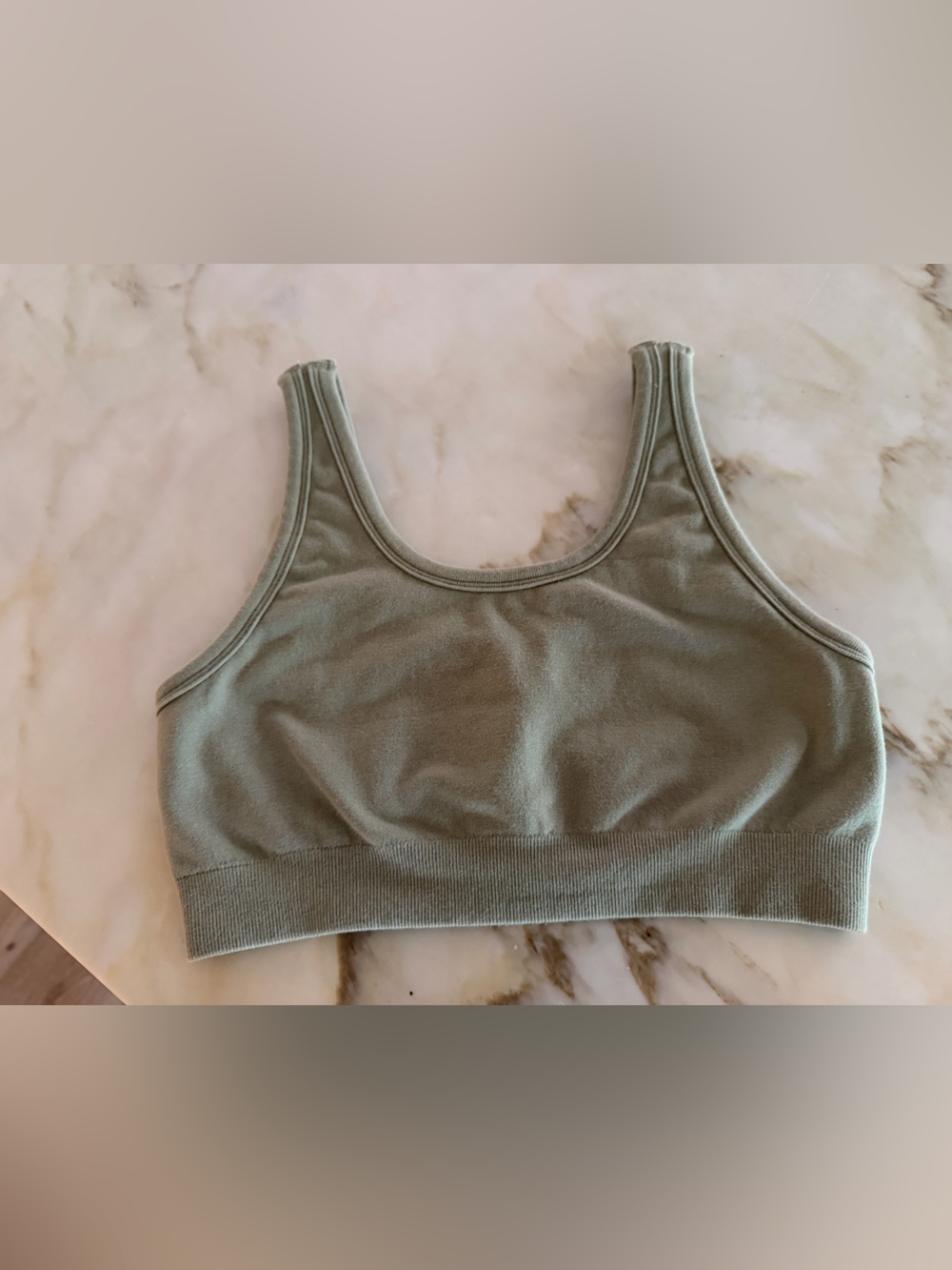 ALO Yoga seamless chosen Bra in Limestone - Picture 2 of 5
